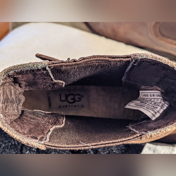 UGG Chelsea booties, sz 7.5 - Picture 8 of 16